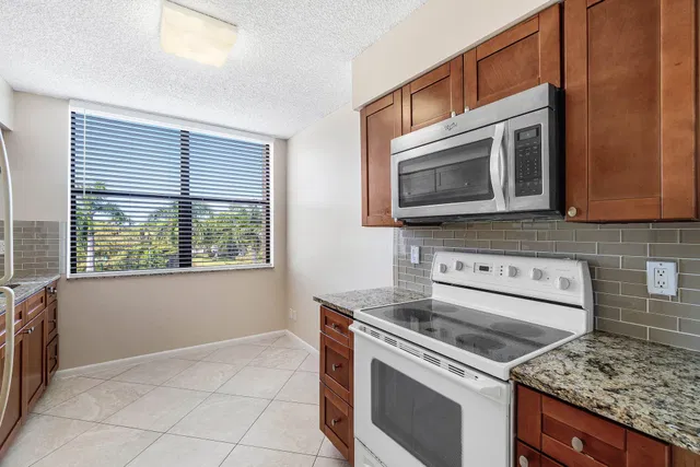 Unit 3411 photo 11