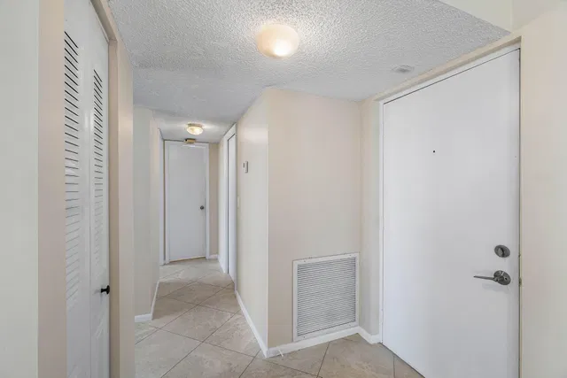 Unit 3411 photo 14
