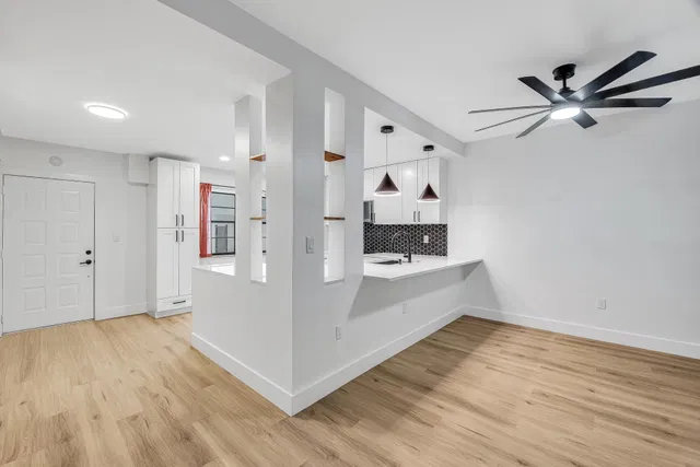 Unit 213 photo 16