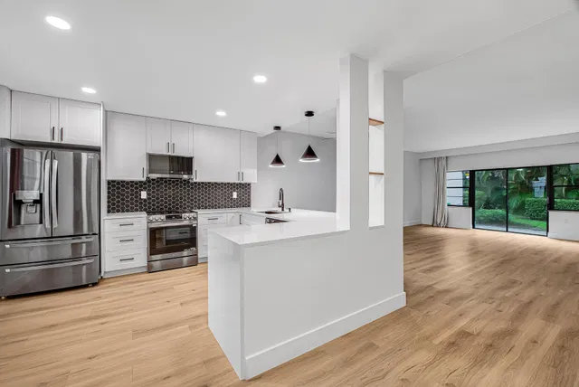 Unit 213 photo 17
