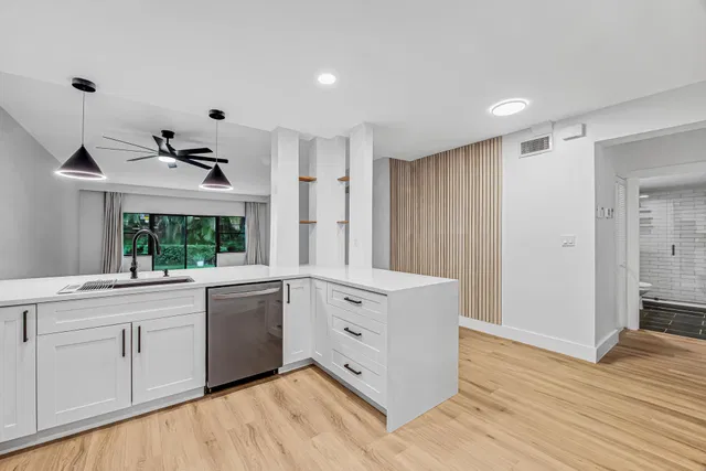 Unit 213 photo 21