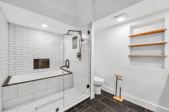 Unit 213 photo 30
