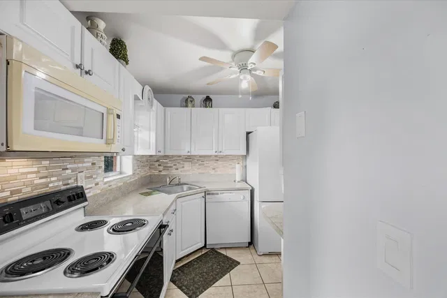 Unit H photo 14