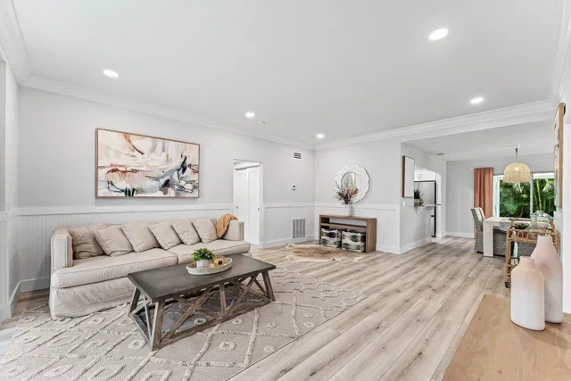Residence photo 2
