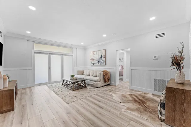 Residence photo 5