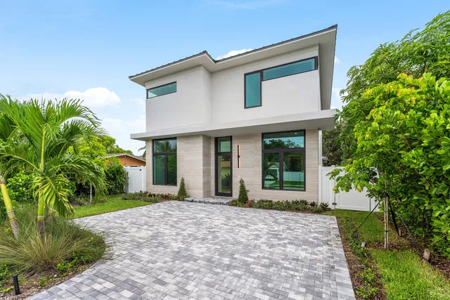 Residence photo 3