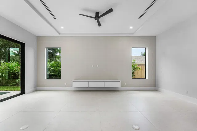 Residence photo 12