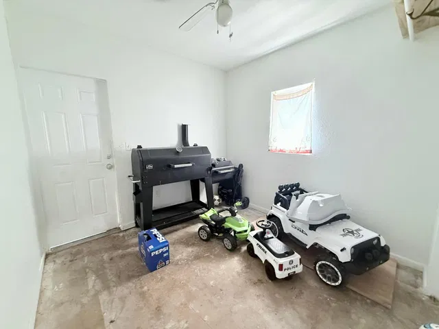 Residence photo 16