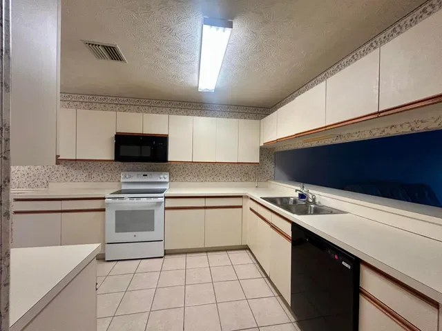 Residence photo 4
