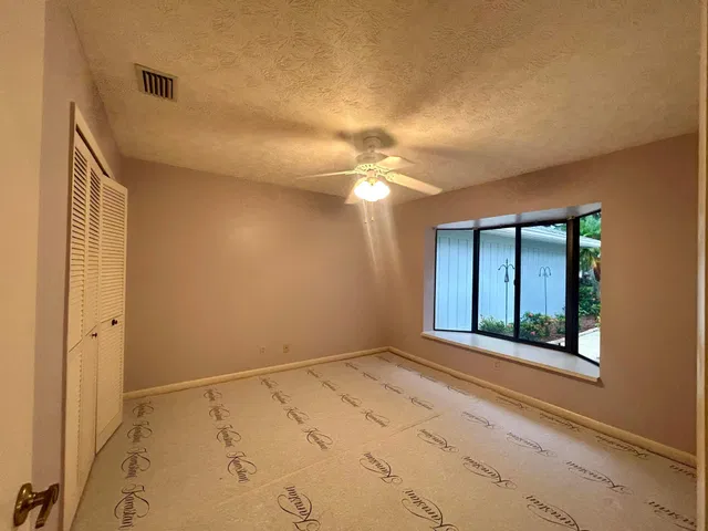 Residence photo 5