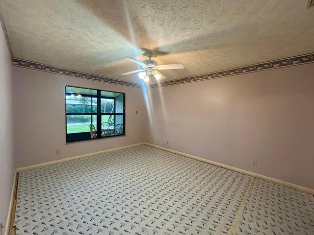 Residence photo 8