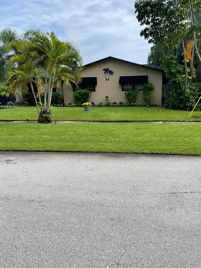 Residence photo 2