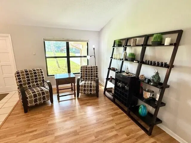  Residence photo 4