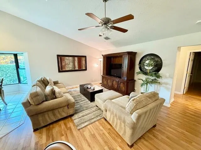  Residence photo 6