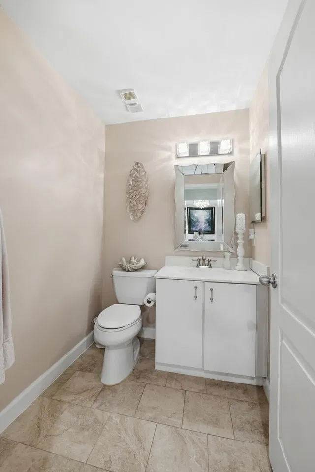 Unit B photo 21
