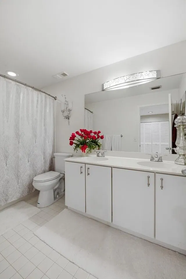 Unit B photo 29