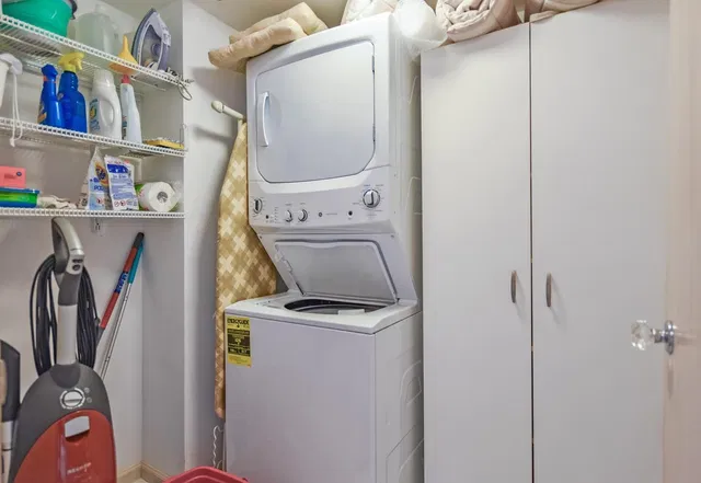 Unit 618 photo 12