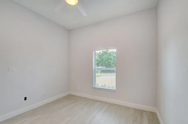 Unit C photo 11