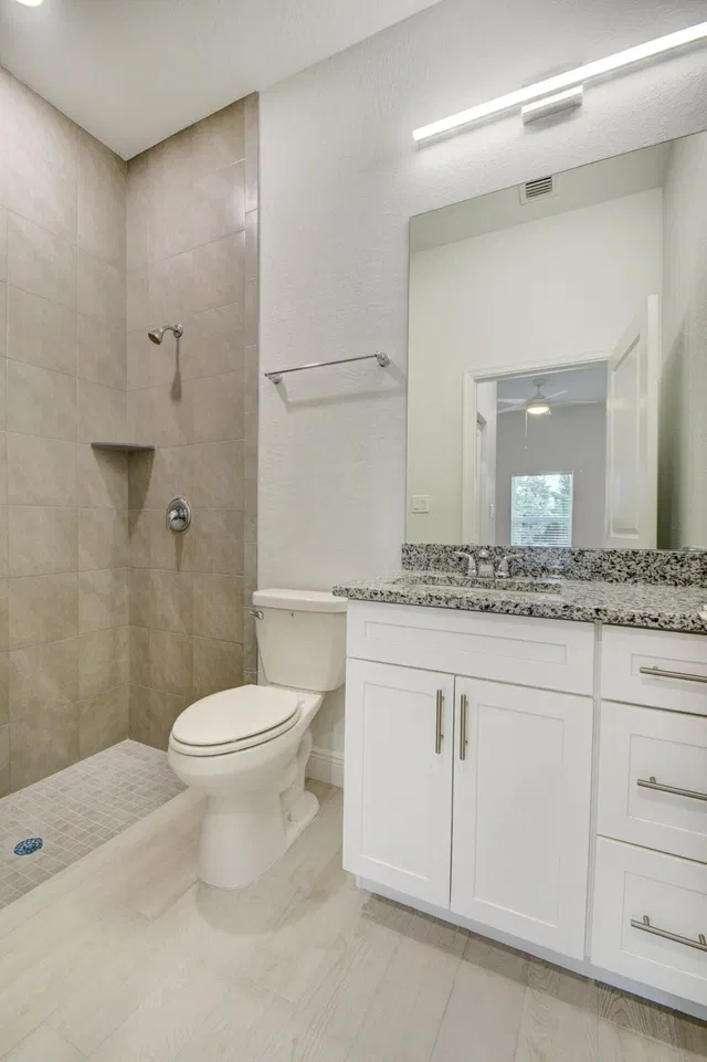 Unit C photo 15