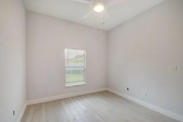 Unit C photo 18