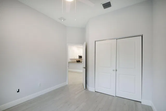 Unit C photo 19