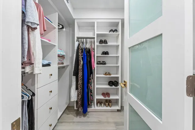 Unit 609 photo 17