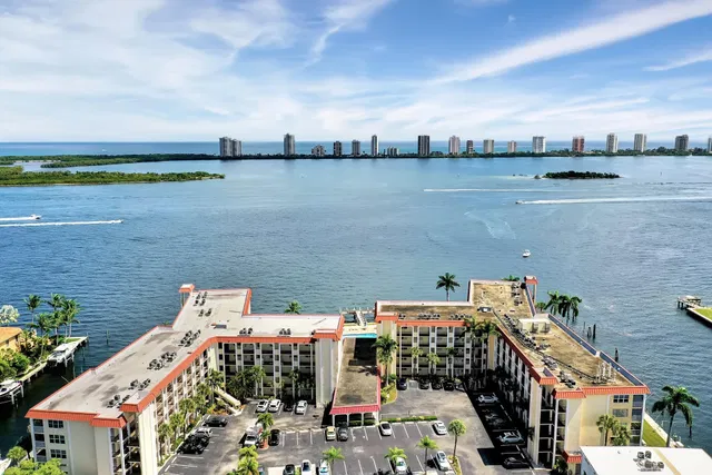 Paradise Harbour North Palm Beach Unit 408 photo 4