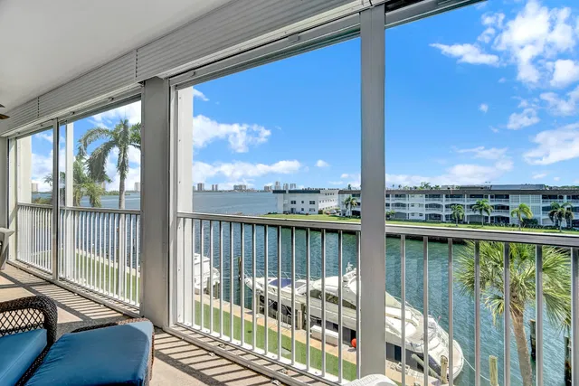 Paradise Harbour North Palm Beach Unit 408 photo 22
