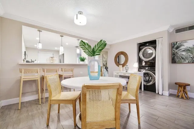 Unit 202 photo 13