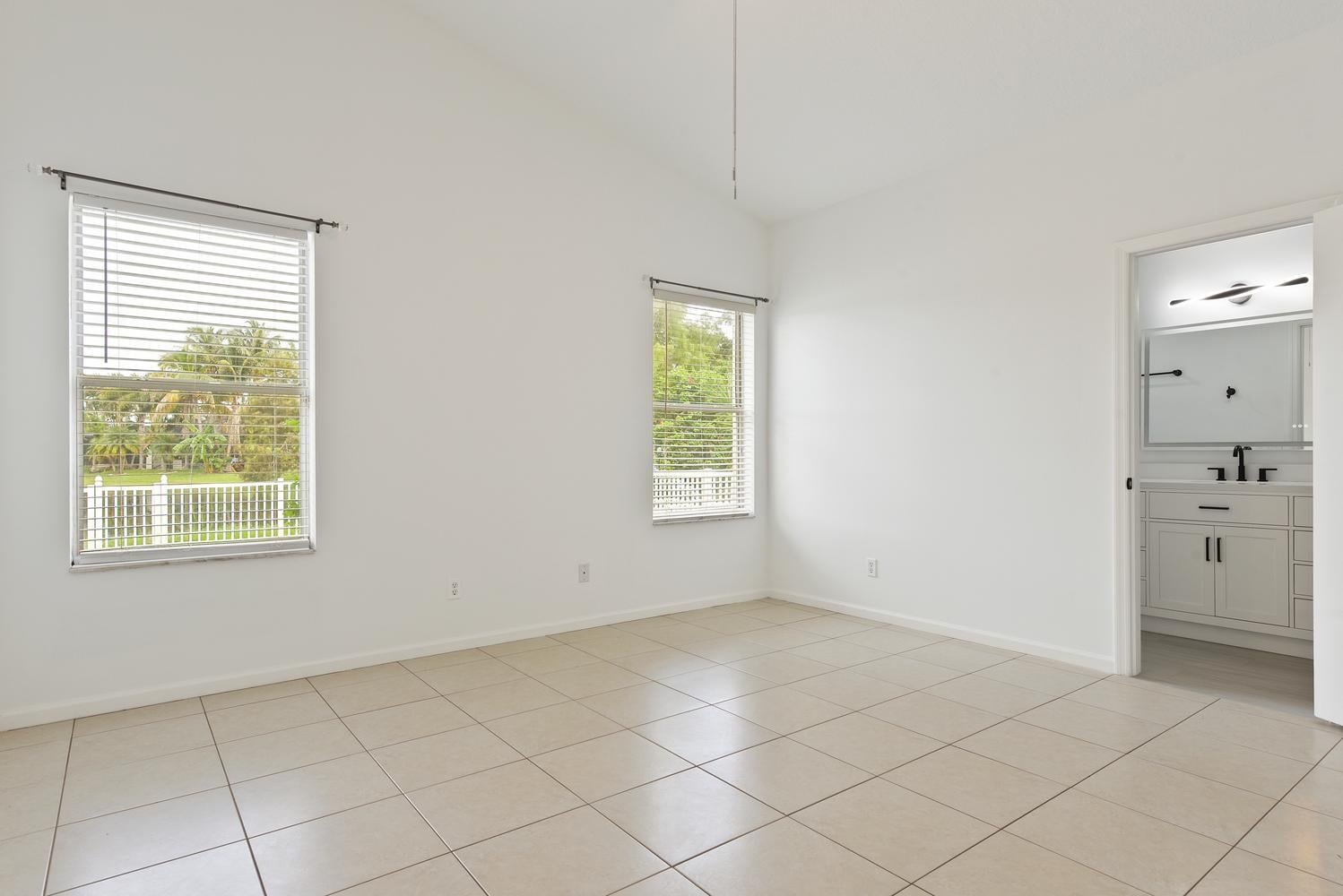 Residence photo 17