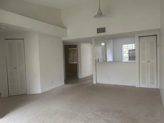 Unit 202 photo 16