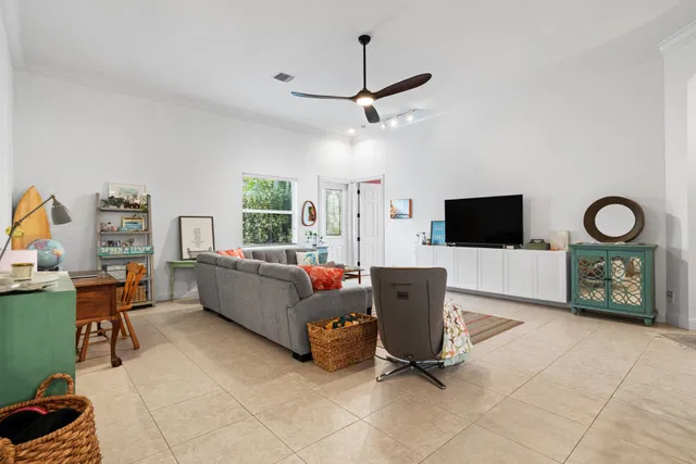 Residence photo 14