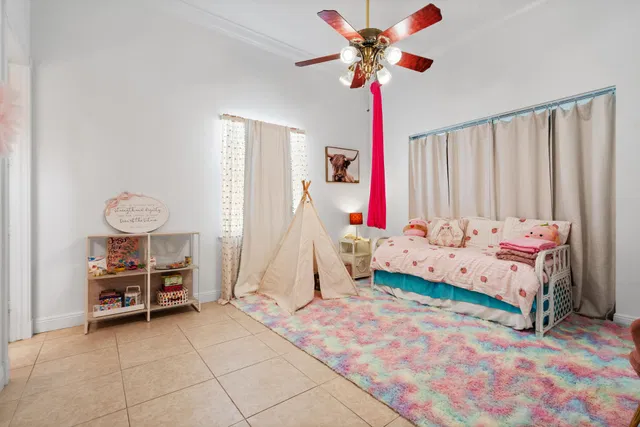 Residence photo 30