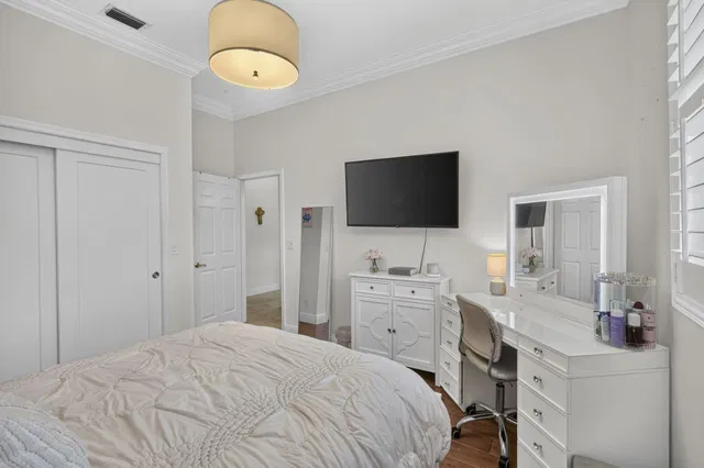  Residence photo 32