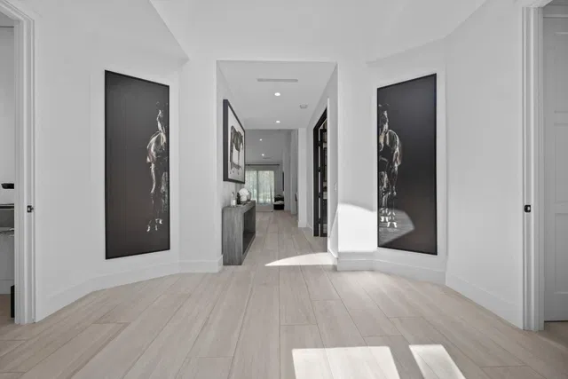 Residence photo 2