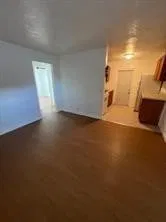 Unit B photo 4