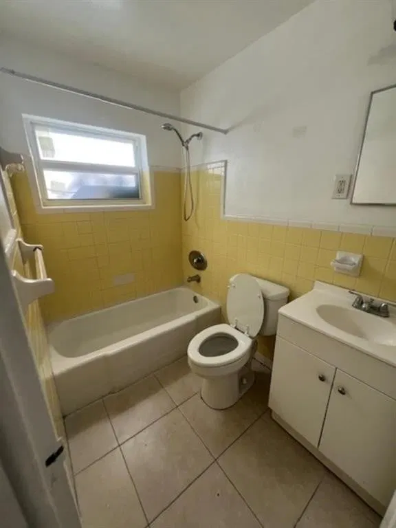 Unit B photo 6