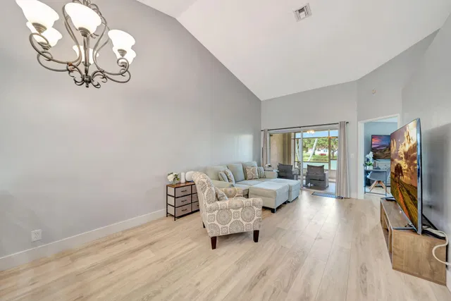  Residence photo 22