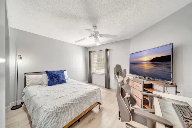  Residence photo 26