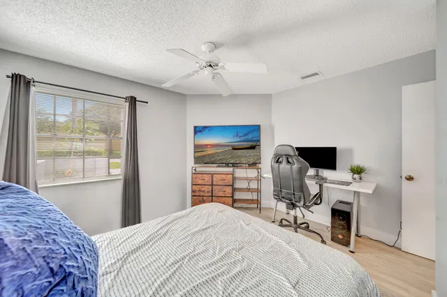  Residence photo 28