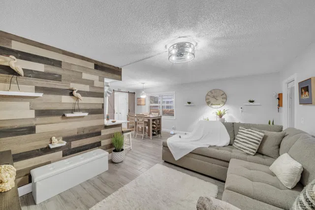  Residence photo 7
