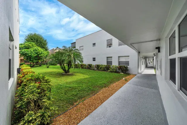  Residence photo 28