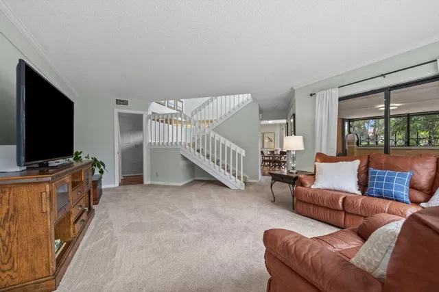 Residence photo 8