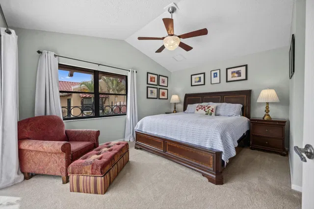 Residence photo 22