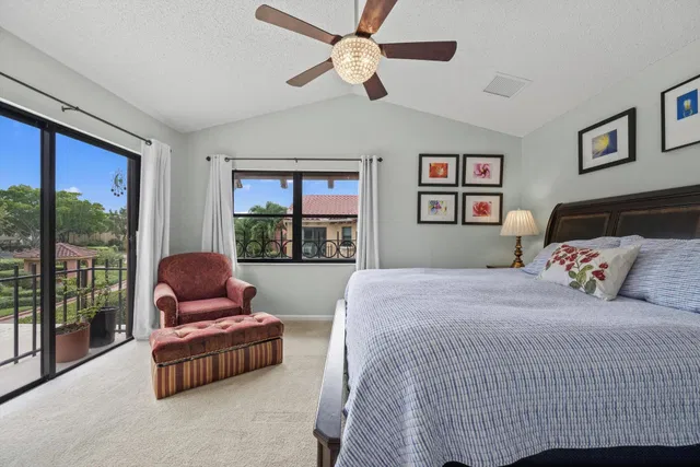 Residence photo 23