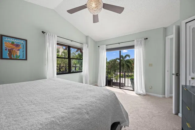 Residence photo 29