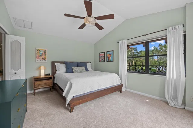 Residence photo 30