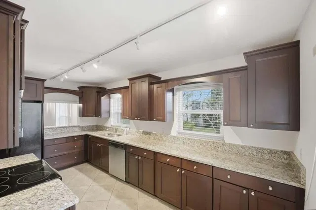 Unit 5107 photo 8