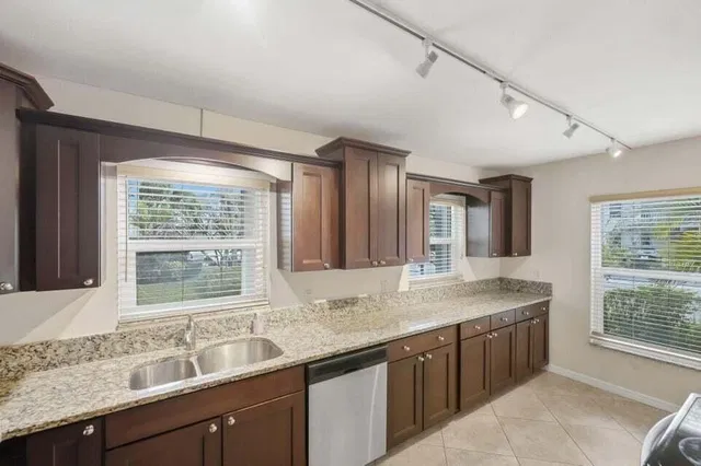 Unit 5107 photo 11
