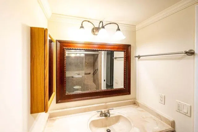Unit 5107 photo 15